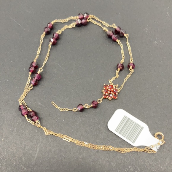 Delicate & attractive 14 karat and Garnet necklace - Picture 5 of 6